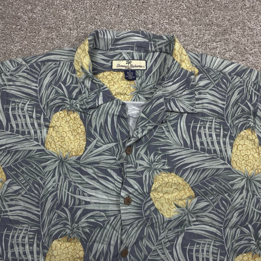 Tommy Bahama Mens Medium 100% Silk Pineapple Leaf Hawaiian Shirt Green Yellow